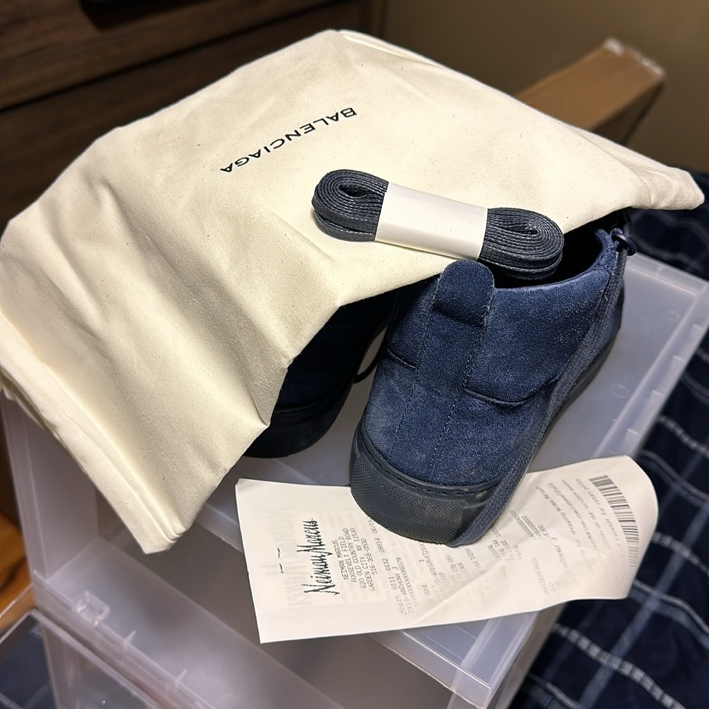 Balenciaga Sneakers - Navy Suede - Picture 11 of 11